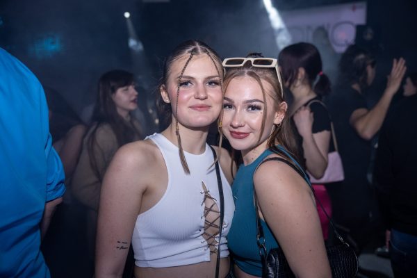 21-P1053232
